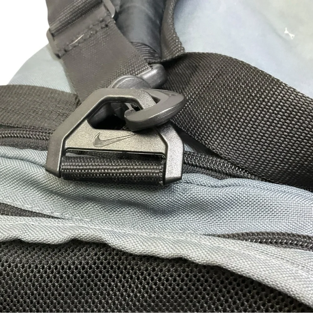 🏋️‍♂️ Nike Gray & Black Duffel Bag — Gym /‎ Travel / Sports Carryall 💼